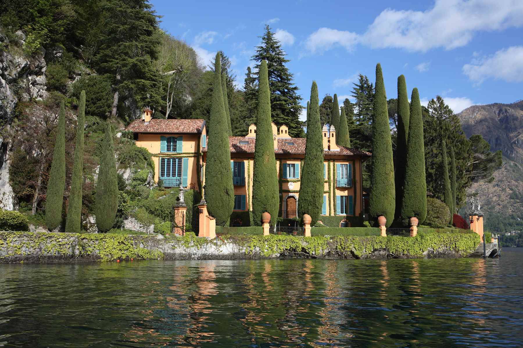 Lake como villa cassinella external