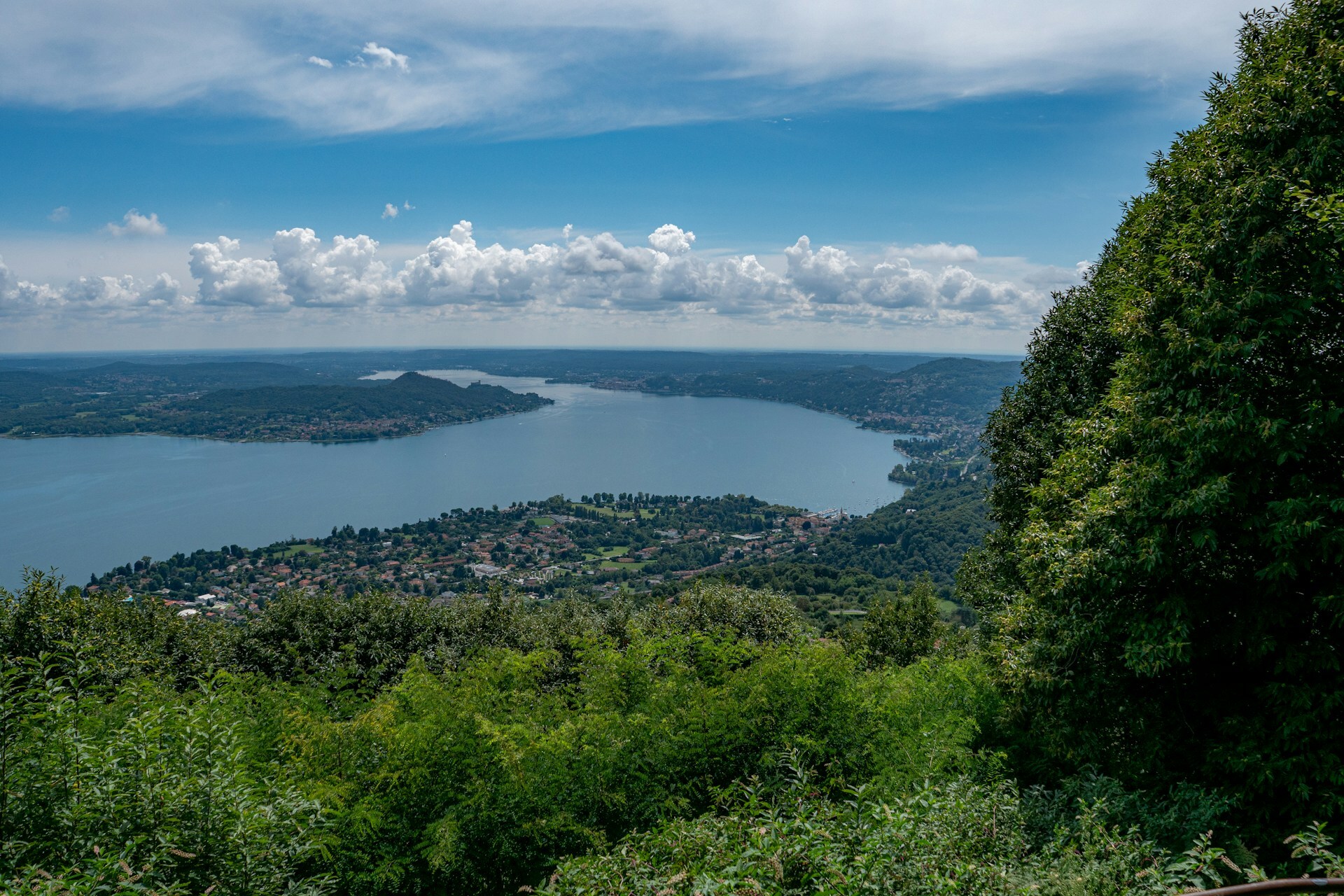 Hike lake maggiore
