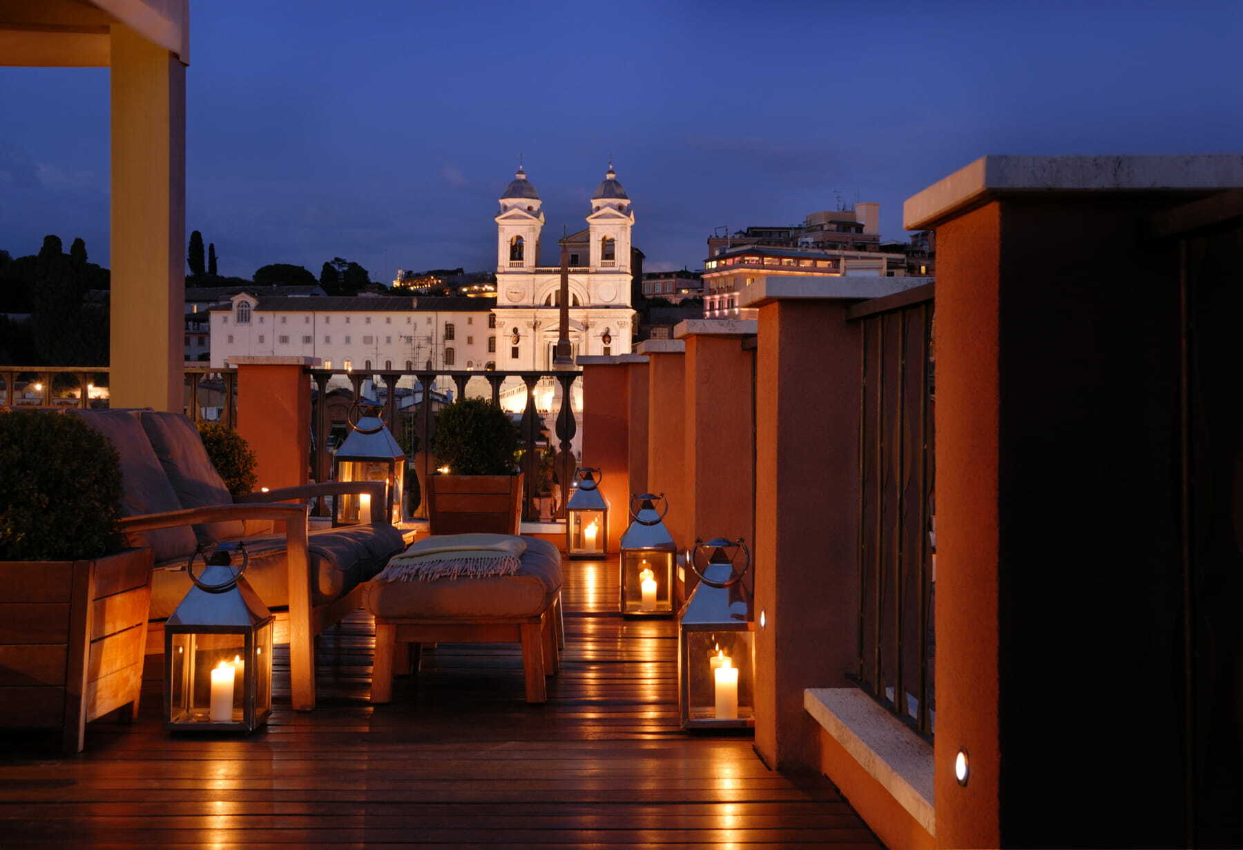 Portrait rome hotel rooftop bynight
