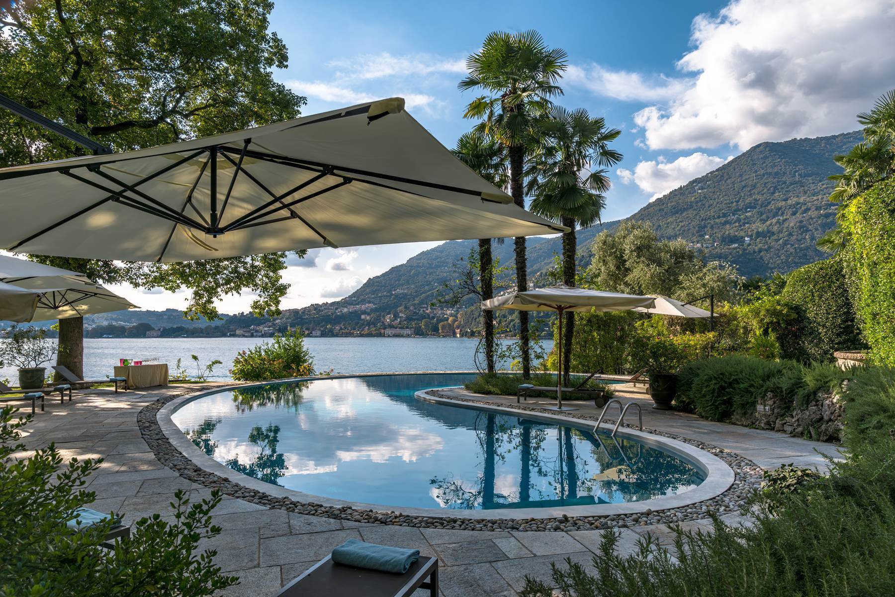 villa-blevio-pool